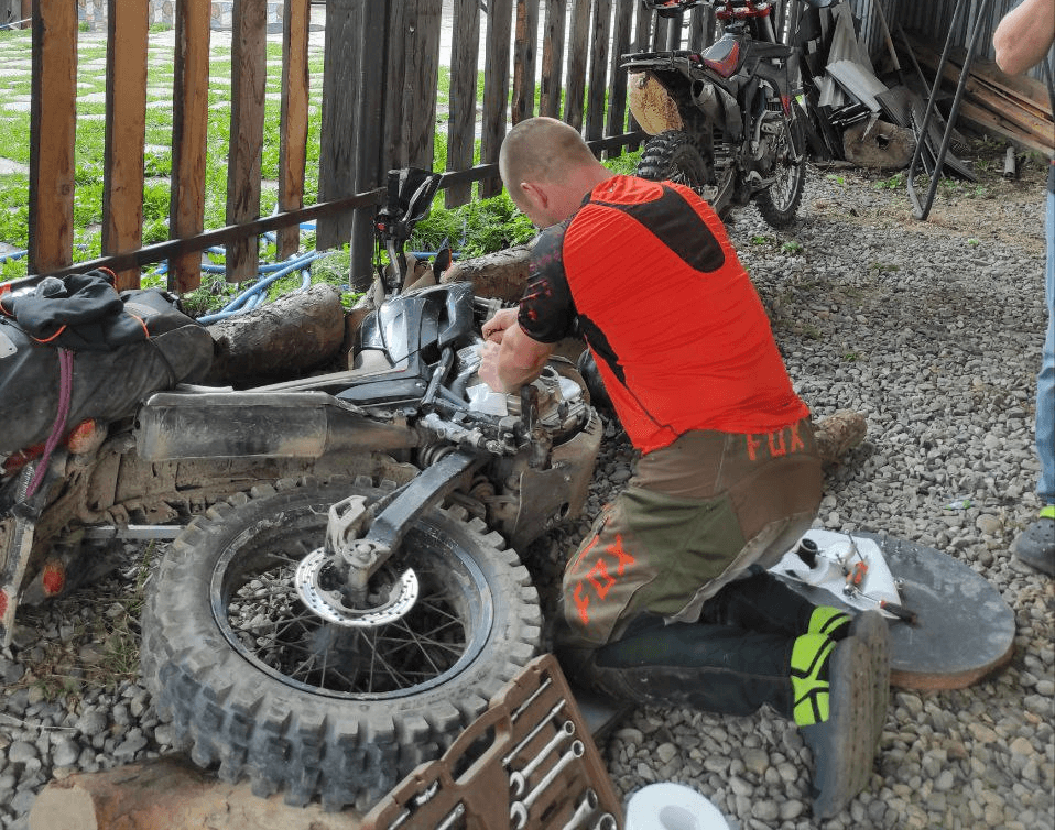 Obsluzhivanie_motozikla_v_puti